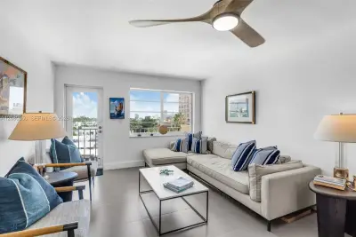 730 Pennsylvania Ave #705, Miami Beach: photo 1 of 26