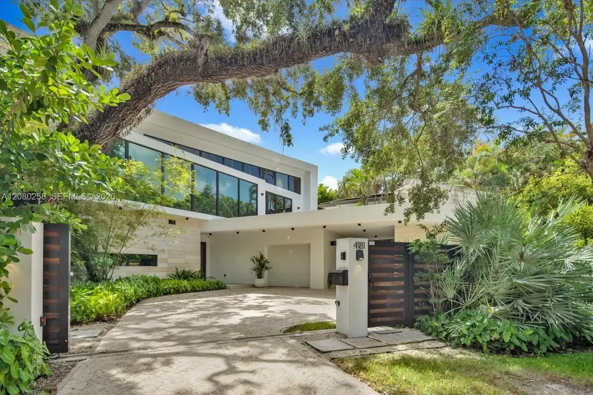4181 Ingraham Hwy, Miami: photo 1 of 38
