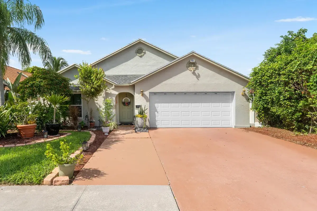 5115 Foxhall Dr S, West Palm Beach: photo 1 of 49
