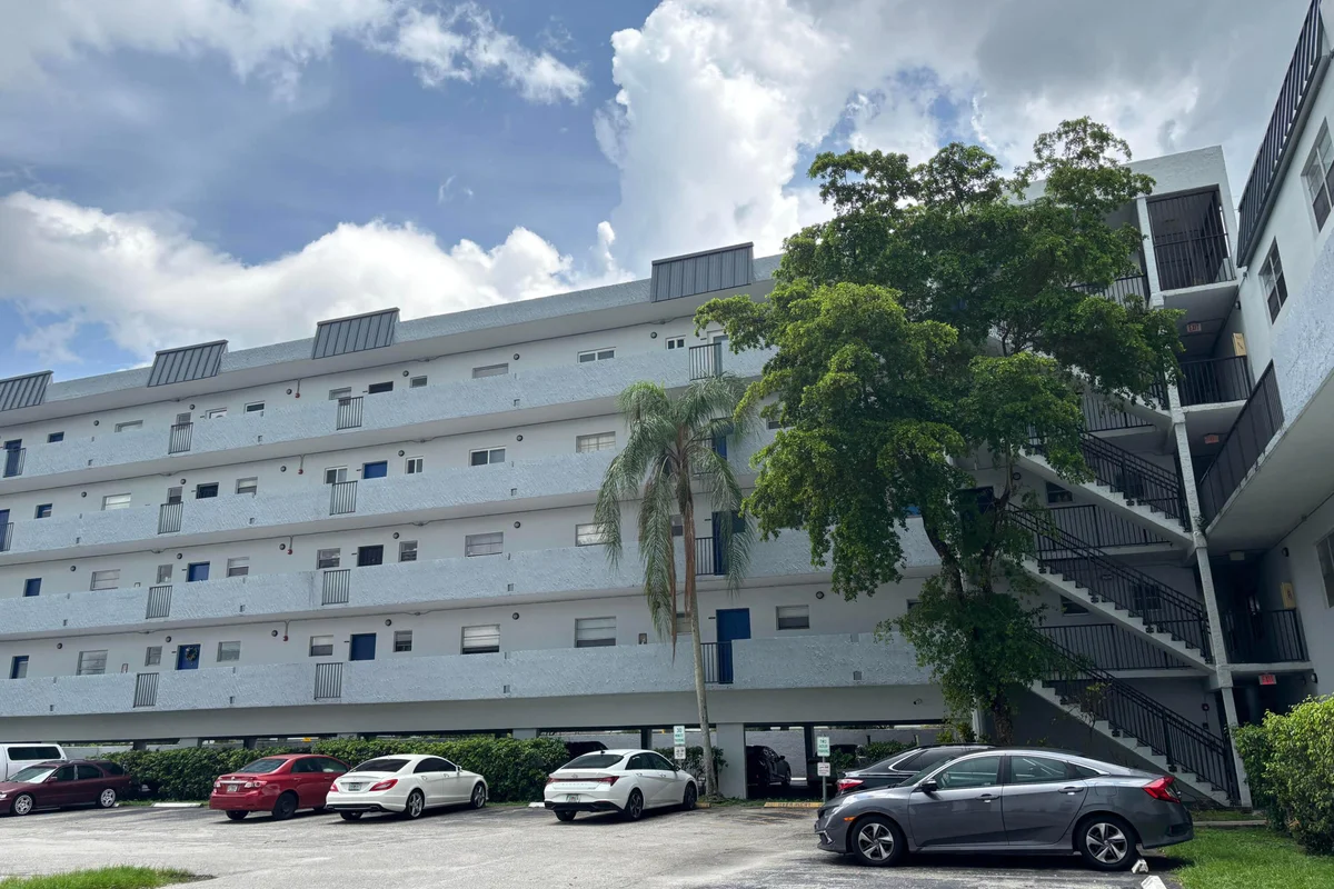 7501 NW 16th St #3207, Plantation: photo 1 of 21