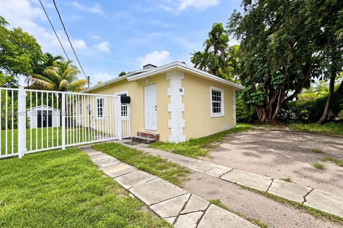 House in Miami: photo 1 of 9