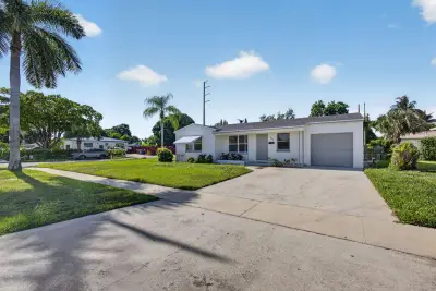 304 Cypress Dr, Lake Park: photo 1 of 82