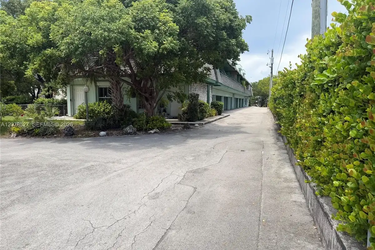 701 S Royal Poinciana Blvd #12, Miami Springs: photo 1 of 20