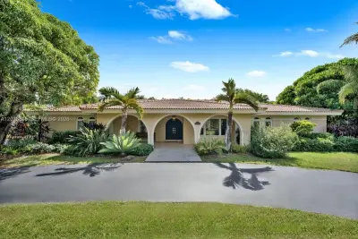 11805 SW 62nd Ave, Pinecrest: photo 1 of 13