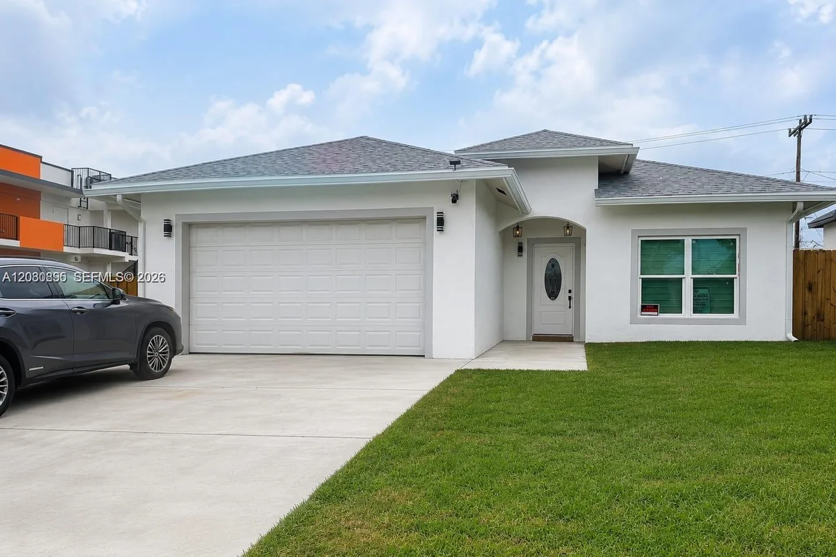 907 21st St, West Palm Beach: photo 1 of 22