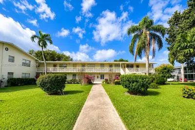 541 S Durham S, Deerfield Beach: photo 1 of 49
