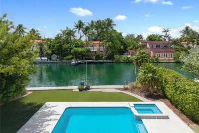 4560 Prairie Ave, Miami Beach: photo 1 of 17