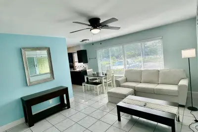 4421 Poinciana St #1, Lauderdale-by-the-Sea: photo 1 of 19