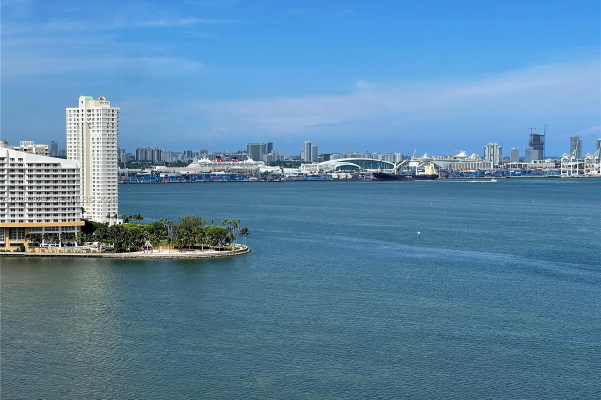 1300 Brickell Bay Dr #2010, Miami: photo 1 of 24