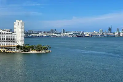 1300 Brickell Bay Dr #2010, Miami: photo 1 of 24