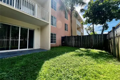 5201 Geneva Way #109, Doral: photo 1 of 14