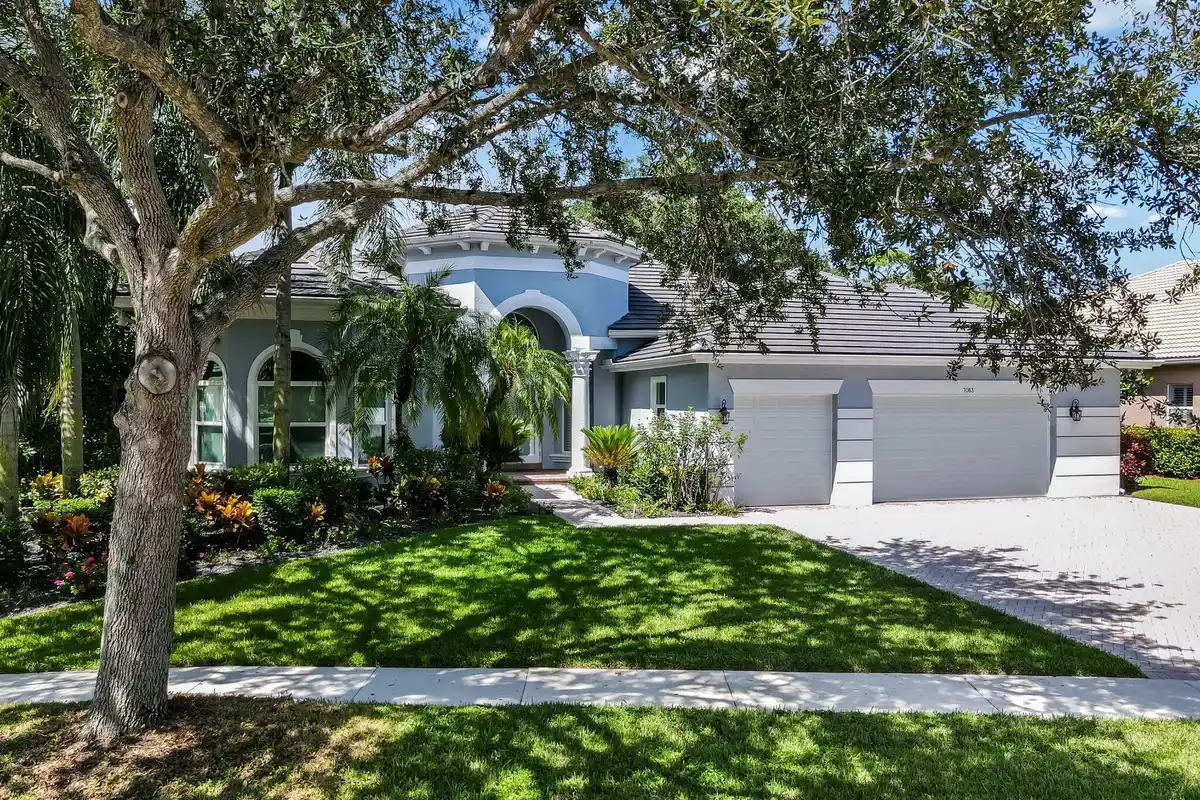 7083 NW 71st Manor, Parkland: photo 1 of 41
