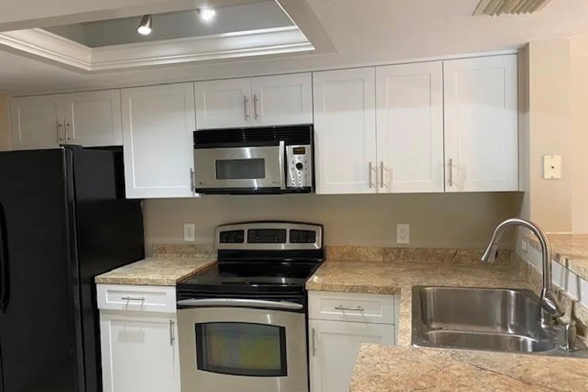 5061 Wiles Rd #205, Coconut Creek: photo 1 of 10