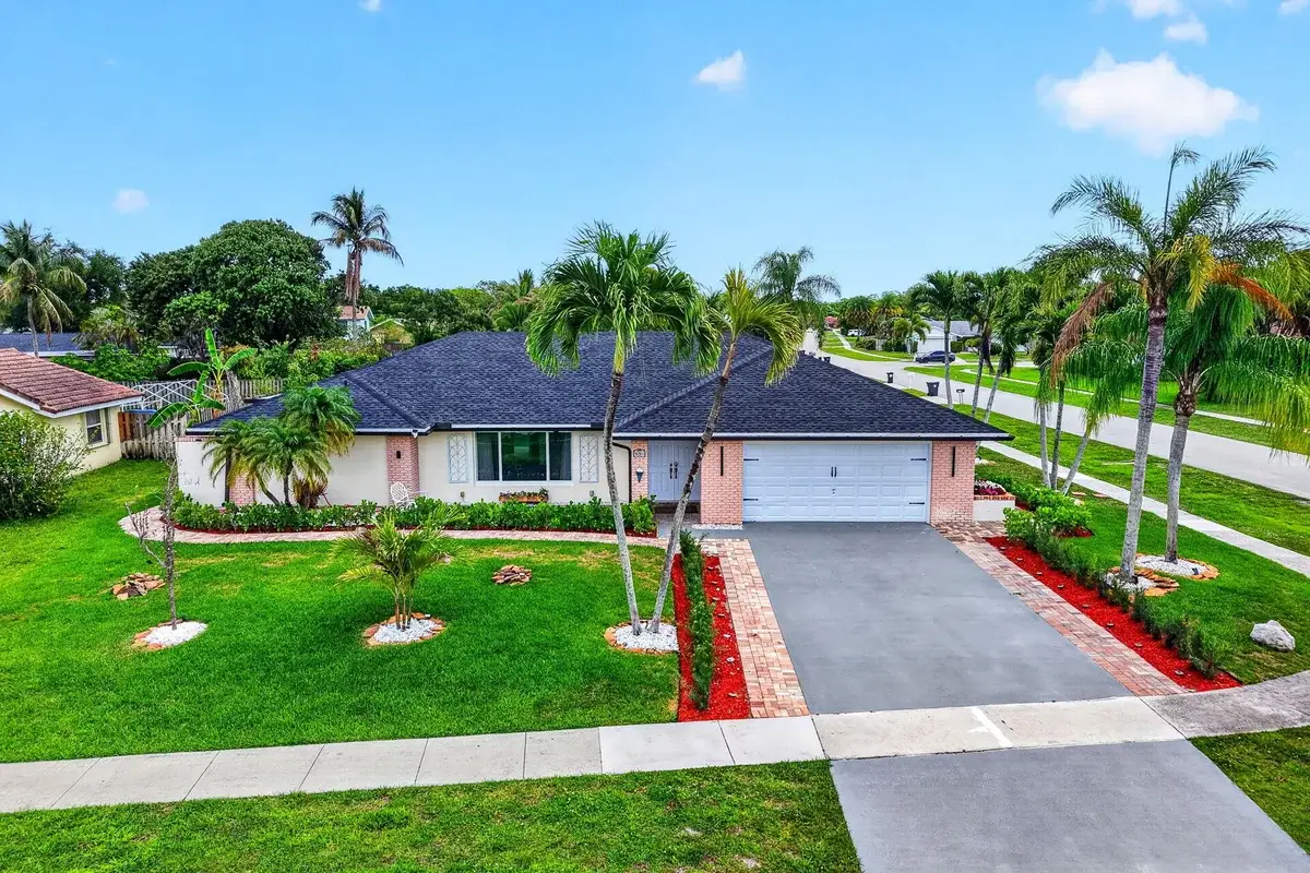 990 Hickory Trl, Wellington: photo 1 of 61