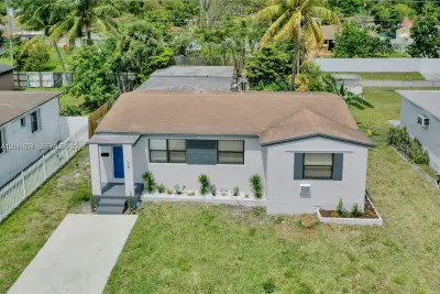 941 NE 155th Ter, North Miami Beach: photo 1 of 18