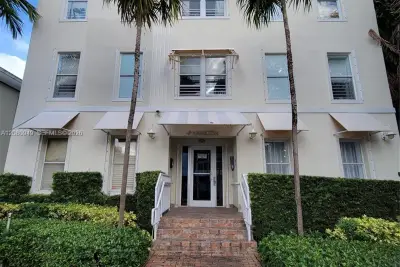 1521 Lenox Ave #105, Miami Beach: photo 1 of 25