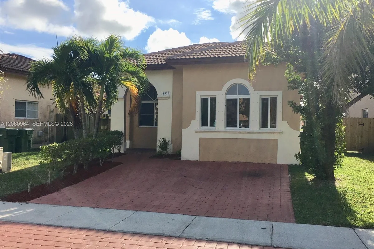 2536 NE 41st Ave, Homestead: photo 1 of 20
