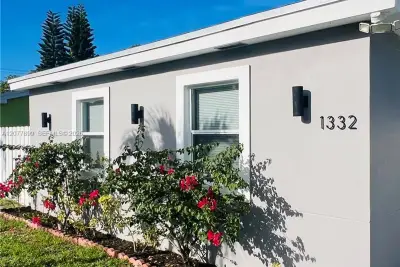 1332 NW 3rd Ave, Fort Lauderdale: photo 1 of 14