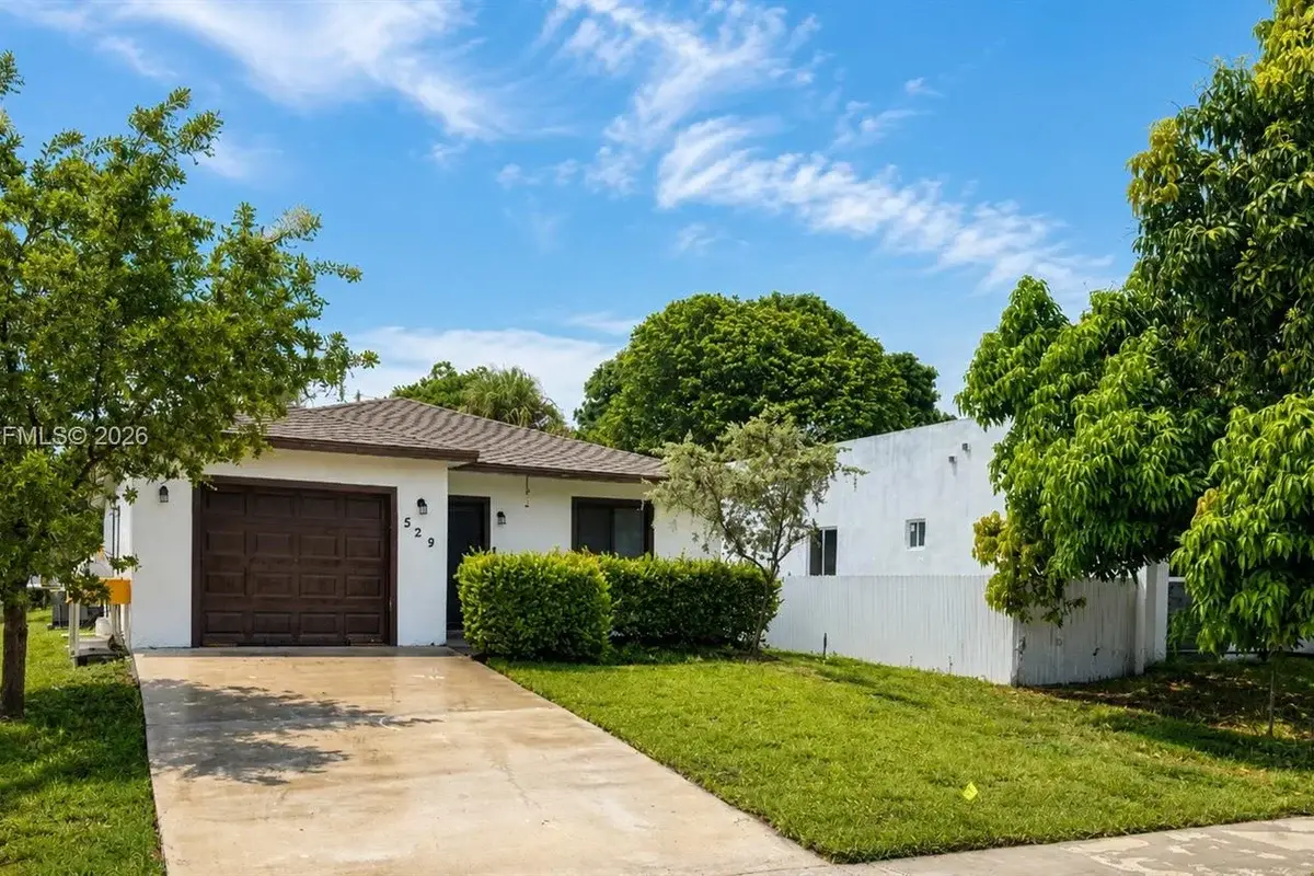 529 NW 16th Ave, Fort Lauderdale: photo 1 of 9