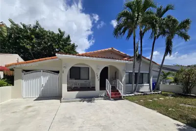 1855 SW 16th Ter, Miami: photo 1 of 26