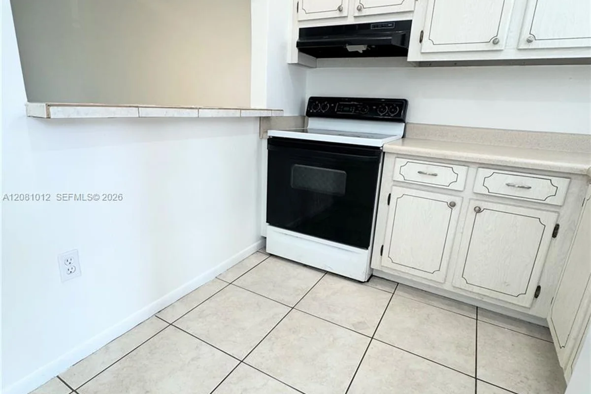 8220 Sunrise Lakes Blvd #307, Sunrise: photo 1 of 16