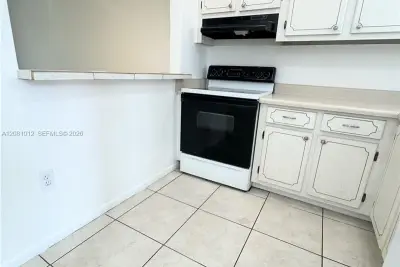 8220 Sunrise Lakes Blvd #307, Sunrise: photo 1 of 16