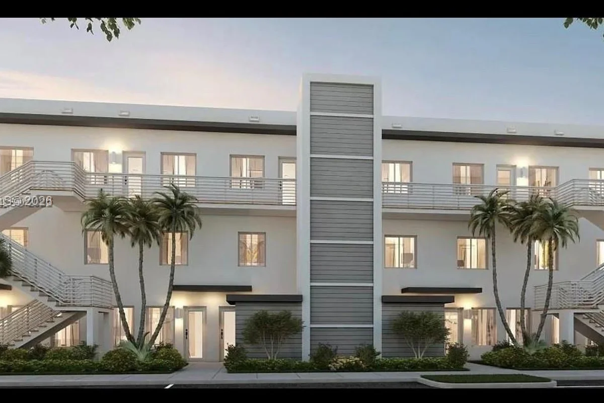 10229 NW 64th Ter #303, Doral: photo 1 of 22