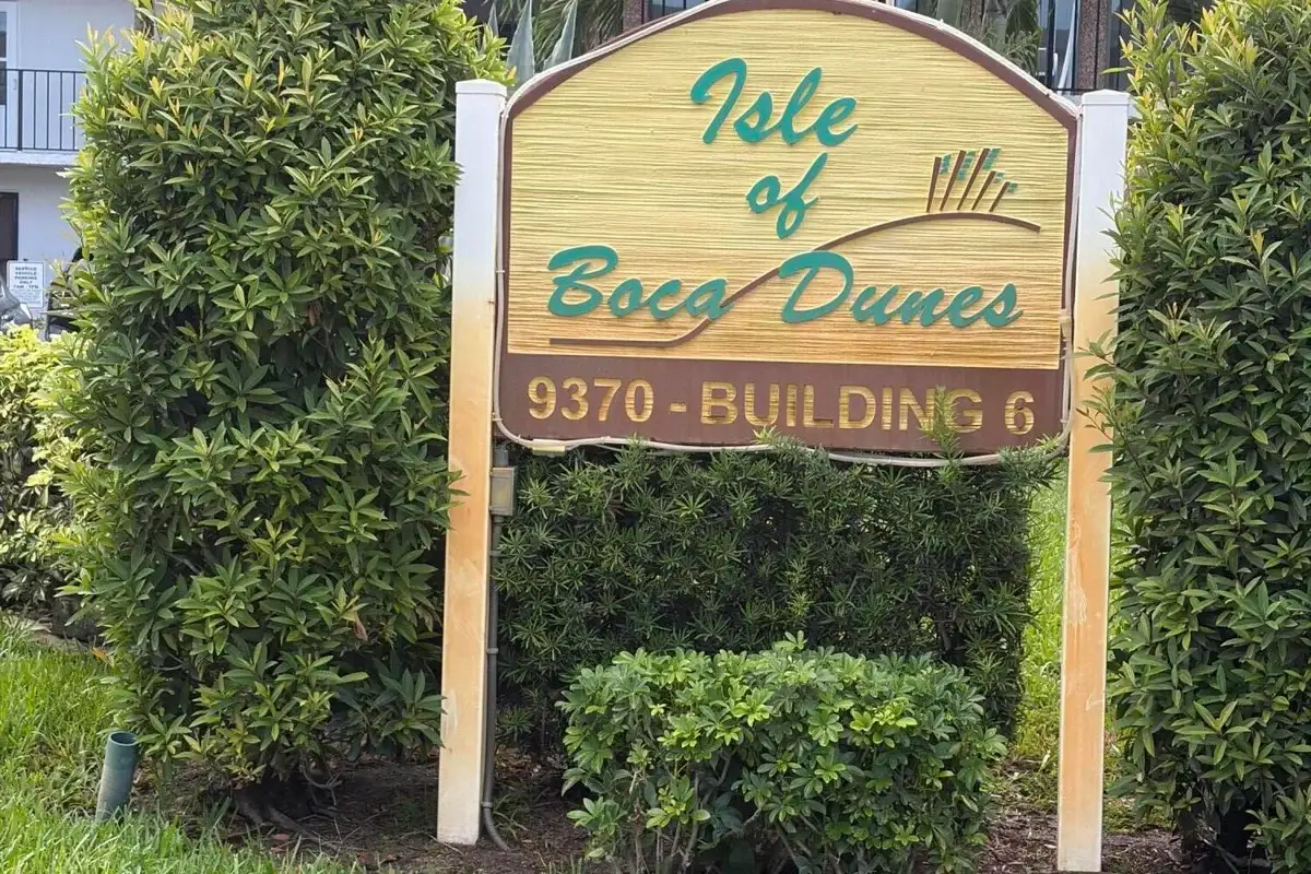9370 SW 8th St #118, Boca Raton: photo 1 of 6