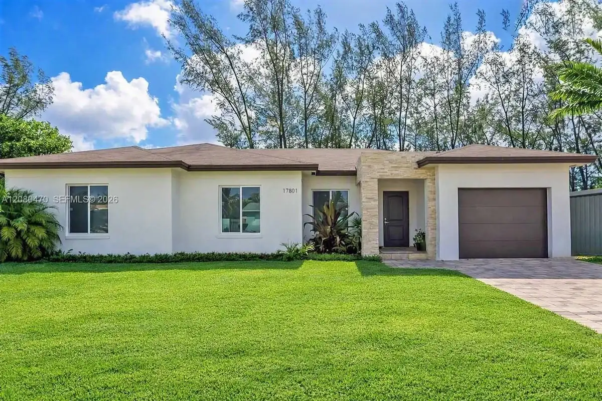 17801 SW 108th Ct, Miami: photo 1 of 14