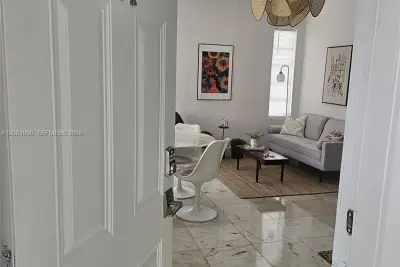 801 8th St #201, Miami Beach: photo 1 of 27