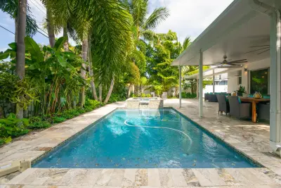1743 NE 27th St, Wilton Manors: photo 1 of 28