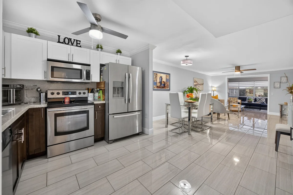 9881 Sunrise Lakes Blvd #308, Sunrise: photo 1 of 32