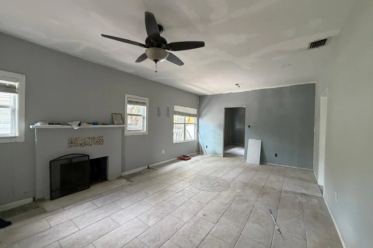 631 37th St, West Palm Beach: photo 1 of 15