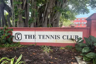 680 Tennis Club Dr #303, Fort Lauderdale: photo 1 of 29