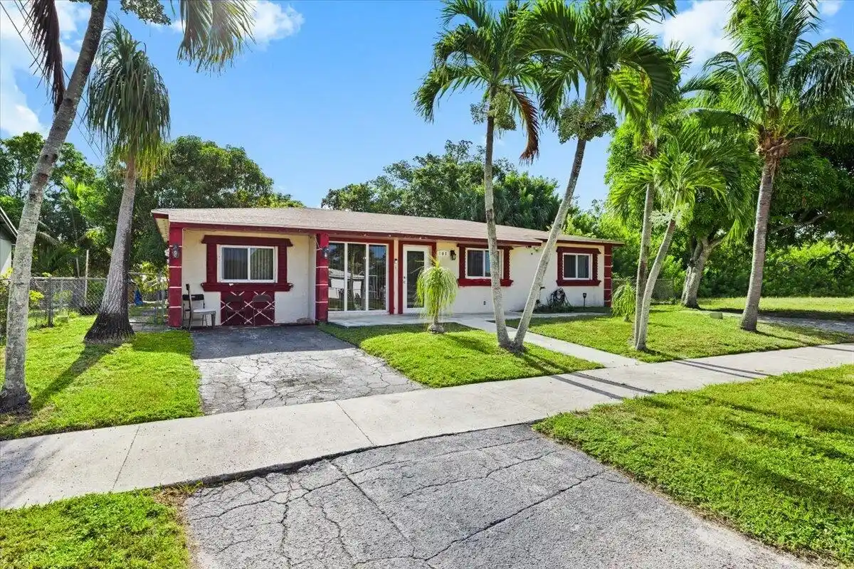 508 NE 2nd Ter, Deerfield Beach: photo 1 of 31