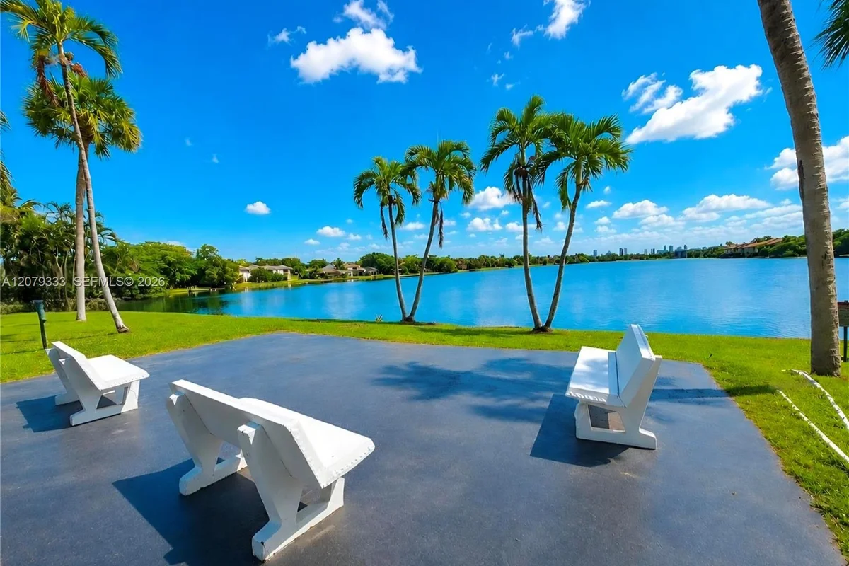 445 NE 195th St #430, Miami: photo 1 of 19