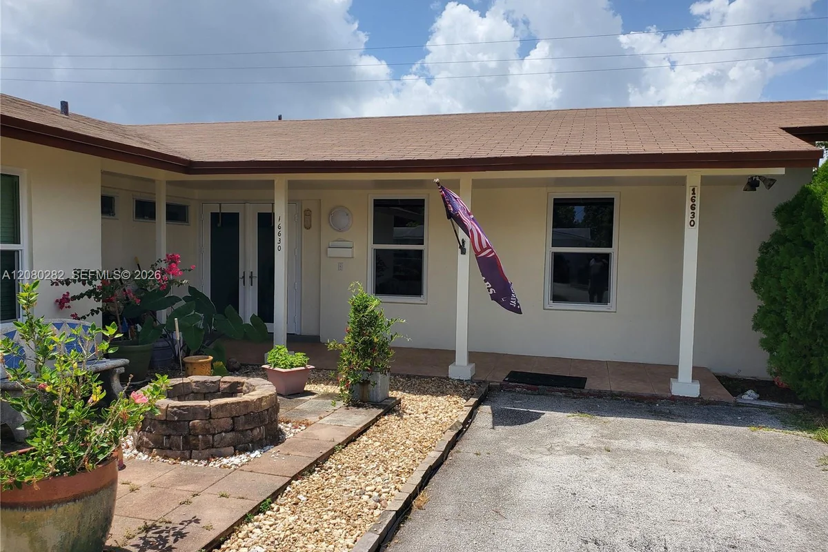 16630 SW 102nd Pl, Miami: photo 1 of 26