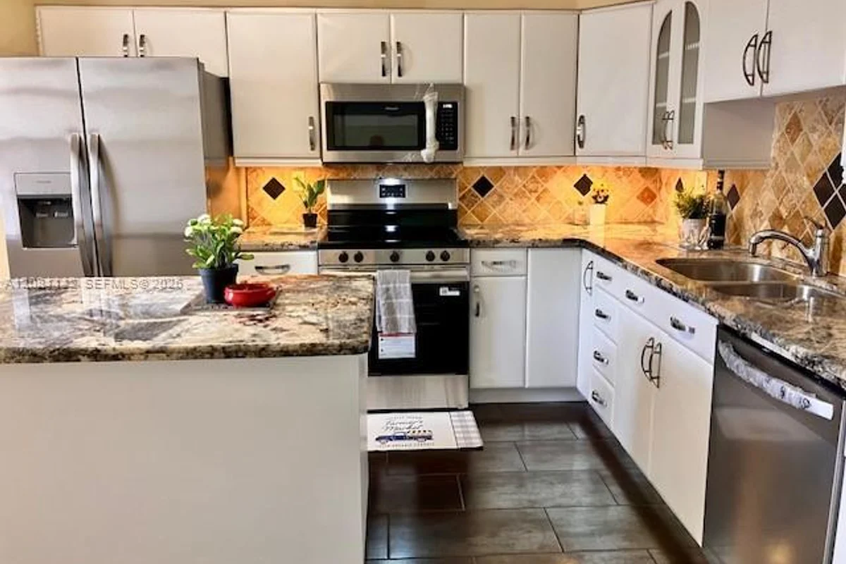 3910 Inverrary Blvd #304-B, Lauderhill: photo 1 of 17