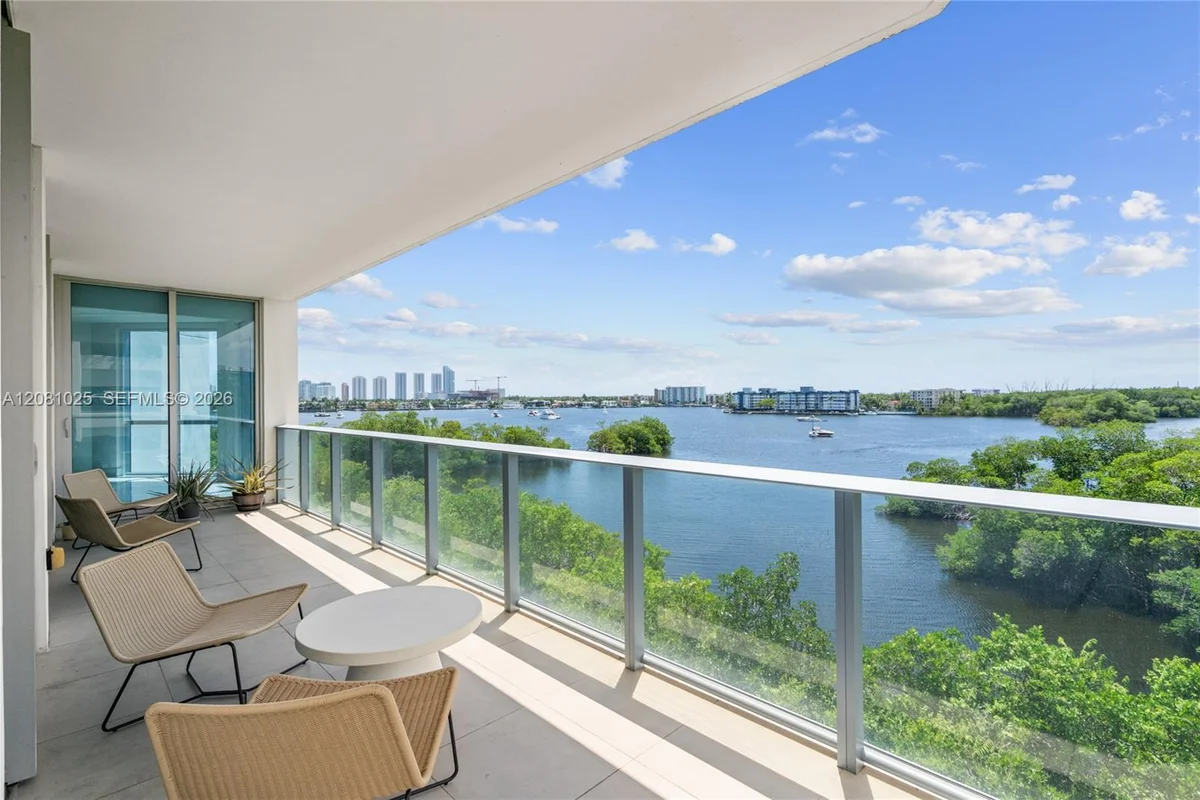 17111 Biscayne Blvd #402, North Miami Beach: photo 1 of 59