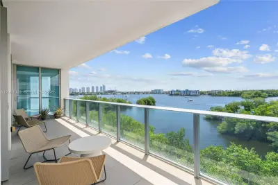 17111 Biscayne Blvd #402, North Miami Beach: photo 1 of 59