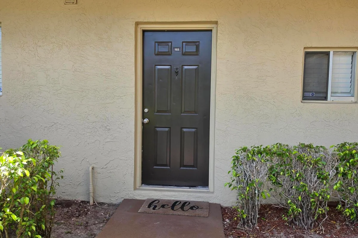 7720 NW 50th St #103, Lauderhill: photo 1 of 27