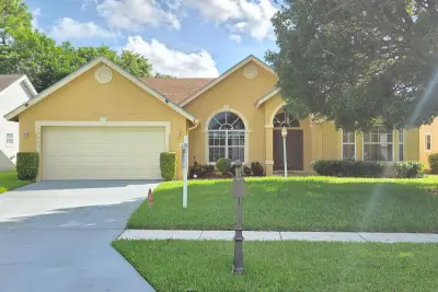 13053 Meadowbreeze Dr, Wellington: photo 1 of 76