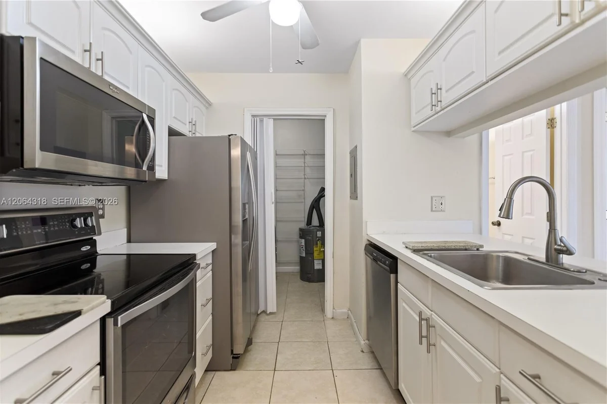 2734 N Nob Hill Rd, Sunrise: photo 1 of 49