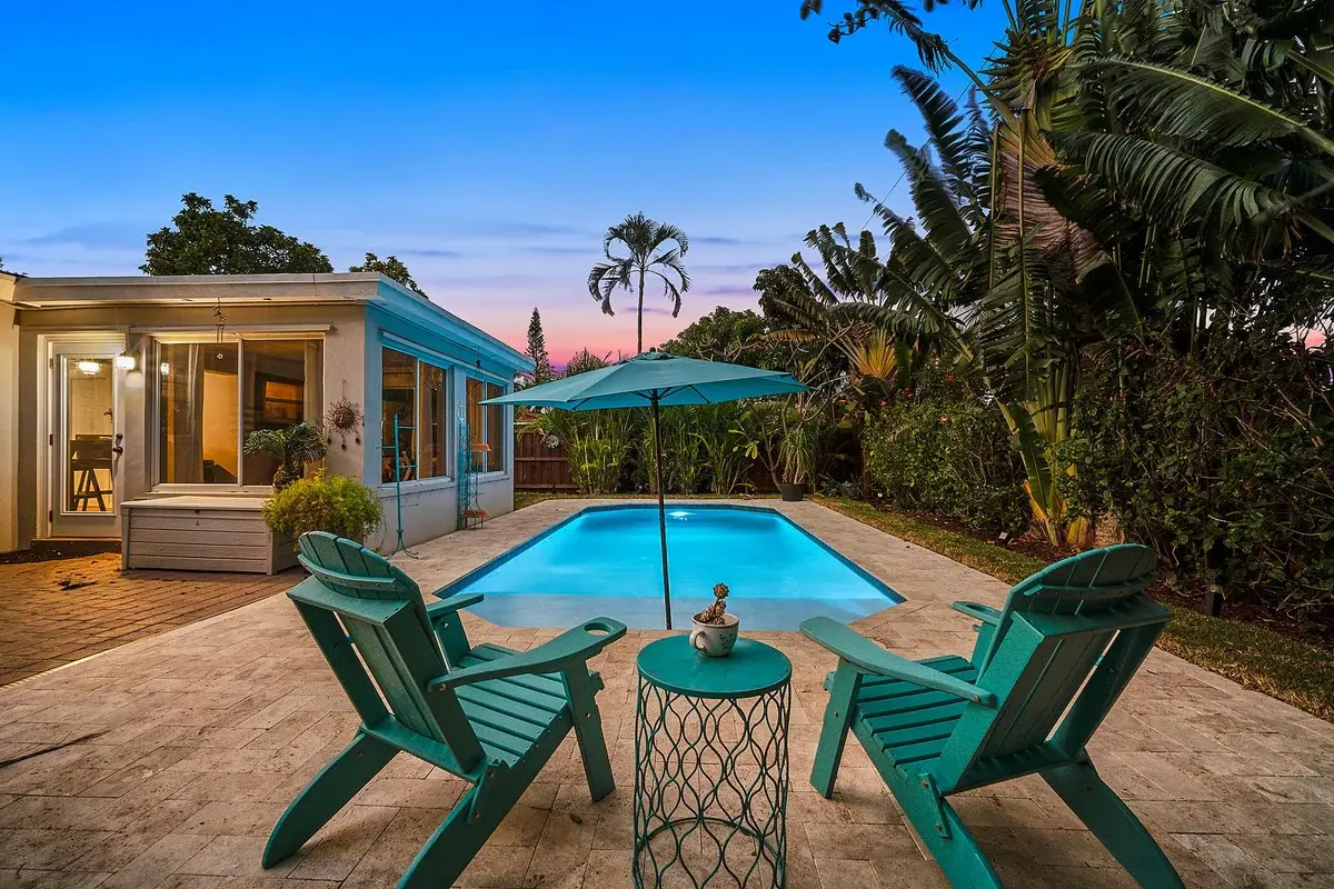 2136 NE 4th Ave, Boca Raton: photo 1 of 8