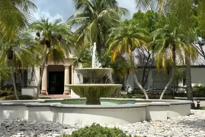 4440 NW 107th Ave #208-7, Doral: photo 1 of 34