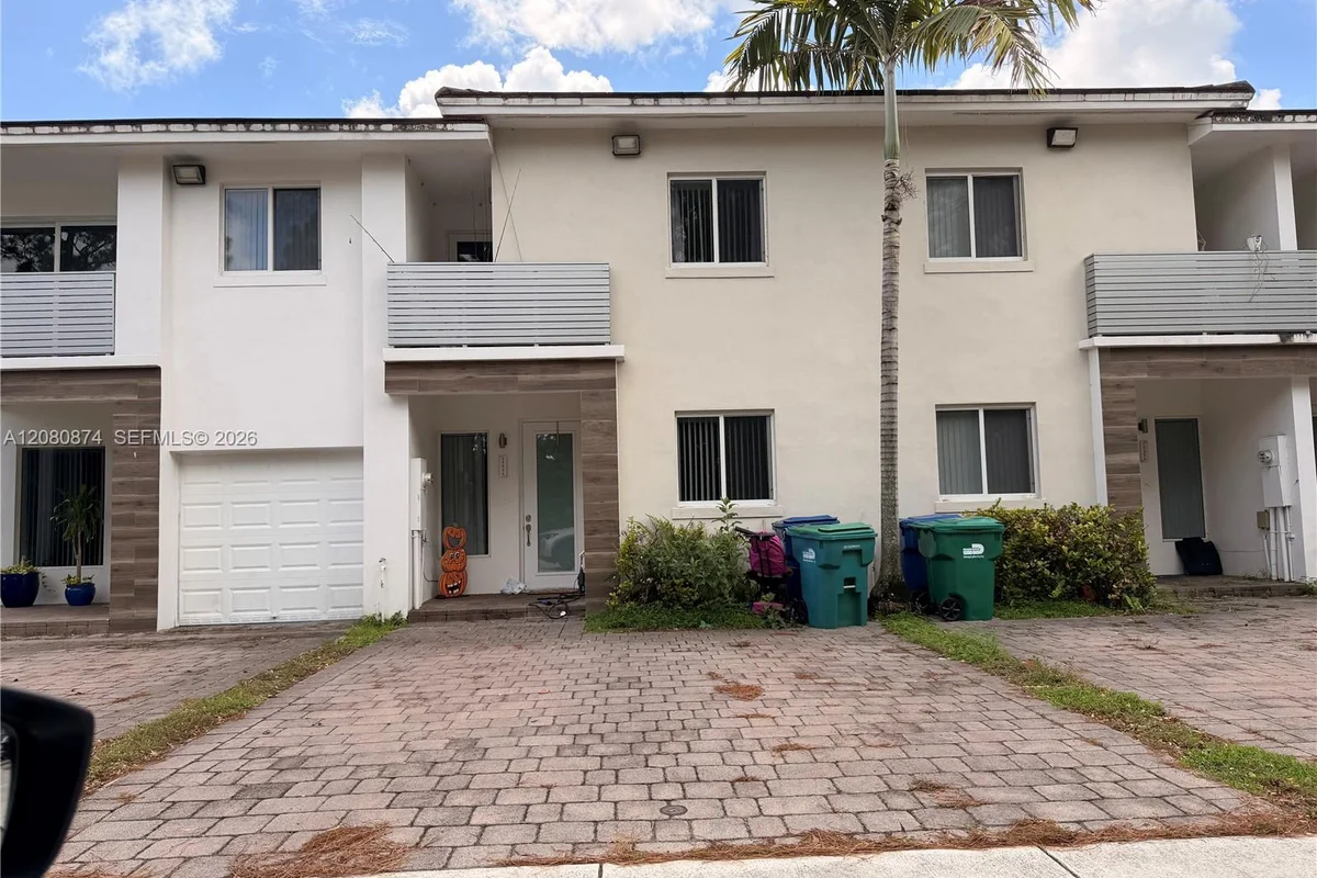 14049 SW 126th Path, Miami: photo 1 of 21
