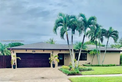 11525 SW 54th St, Cooper City: photo 1 of 23