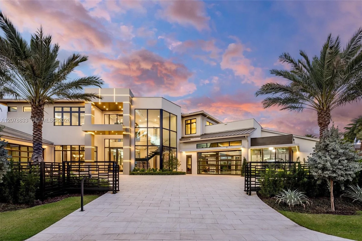 51 Isla Bahia Dr, Fort Lauderdale: photo 1 of 67