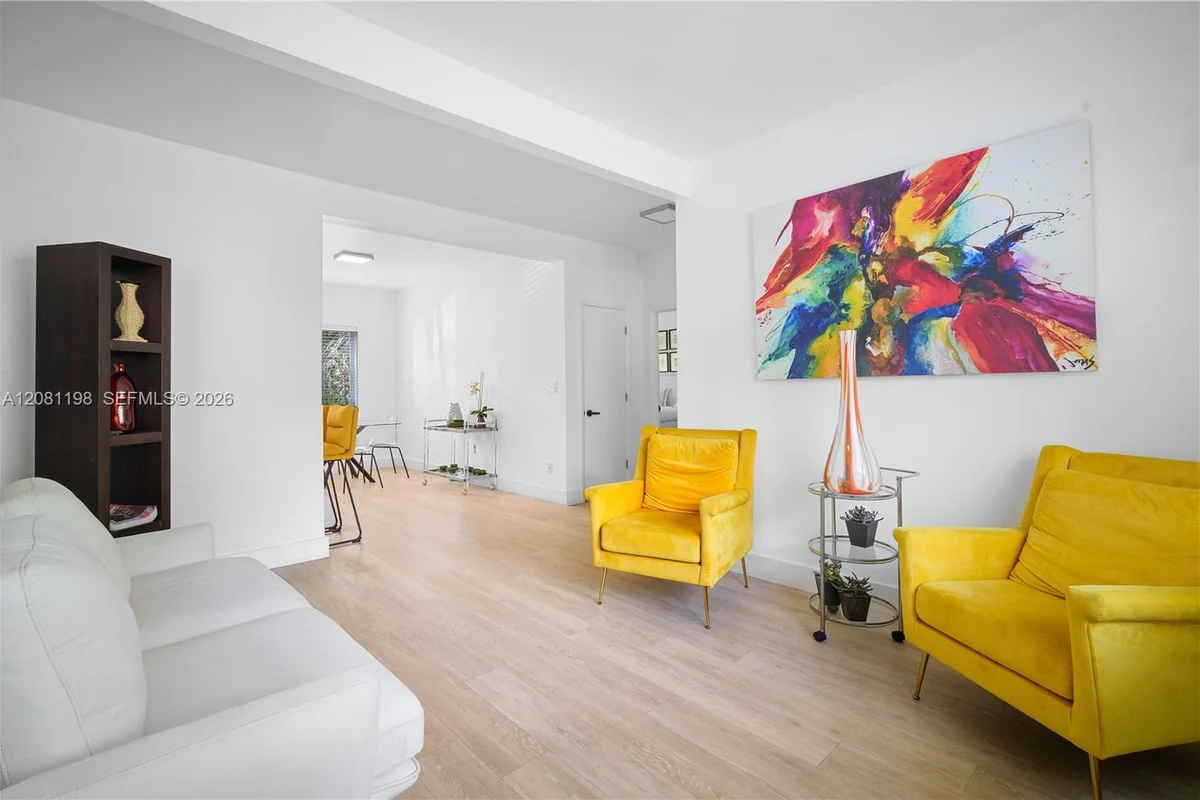 5215 NE 3rd Ct #4, Miami: photo 1 of 17