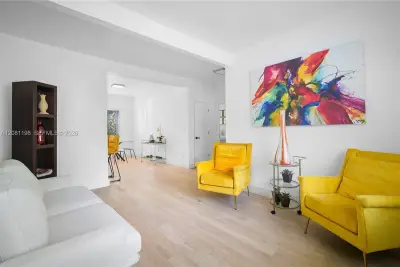 5215 NE 3rd Ct #4, Miami: photo 1 of 17